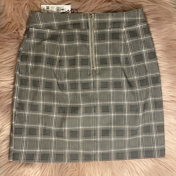 Skirt - Picture 3 of 3